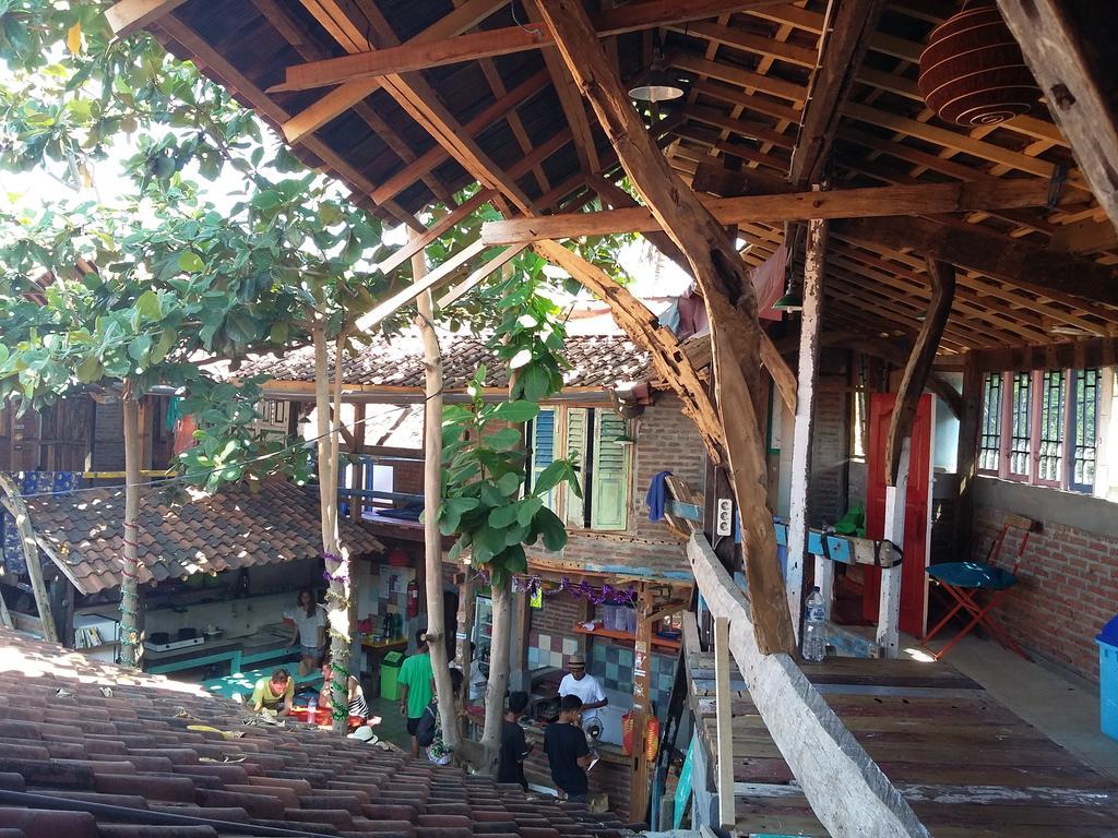 Gili La Boheme Sister Hostel Джили Трауанган Екстериор снимка